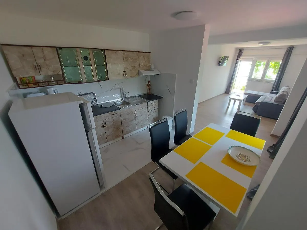 Apartments Novak Klenovica