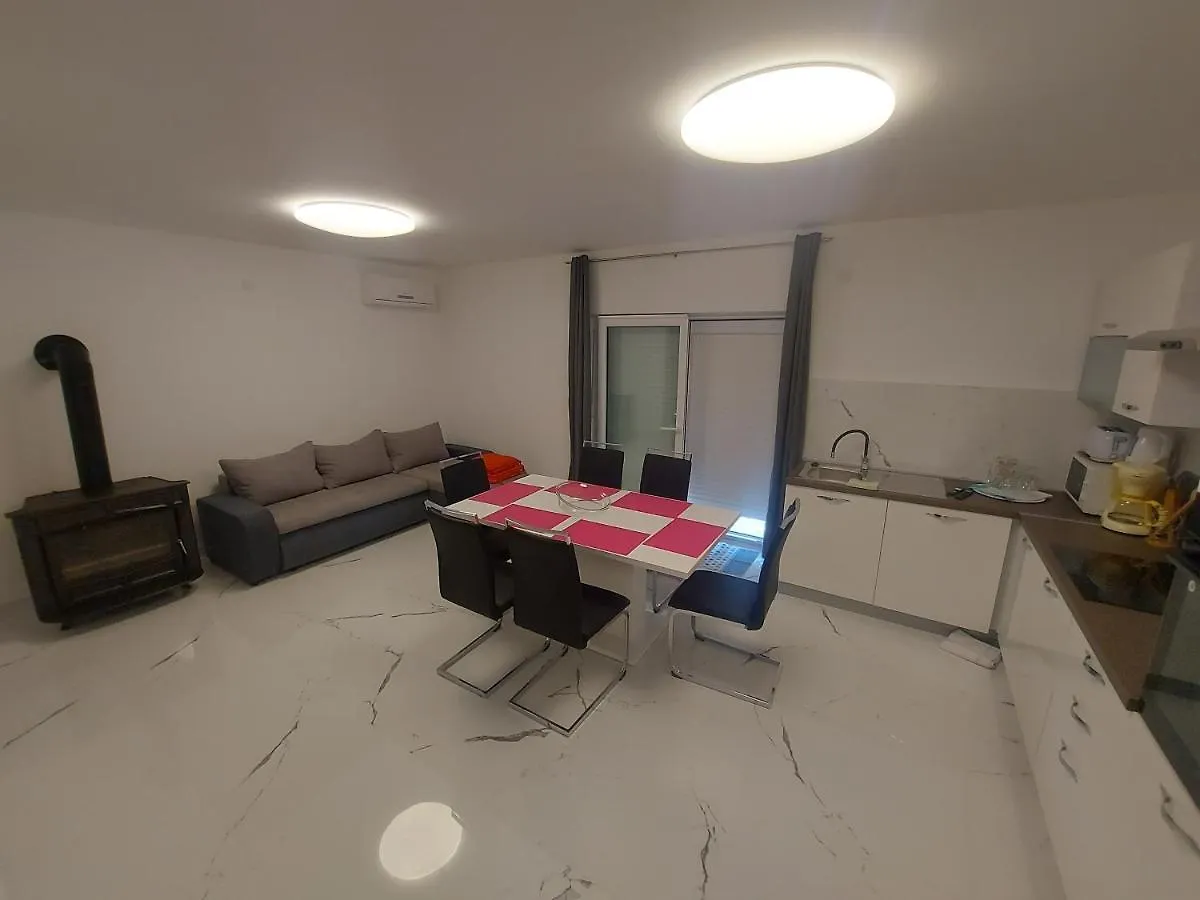 Apartments Novak Klenovica