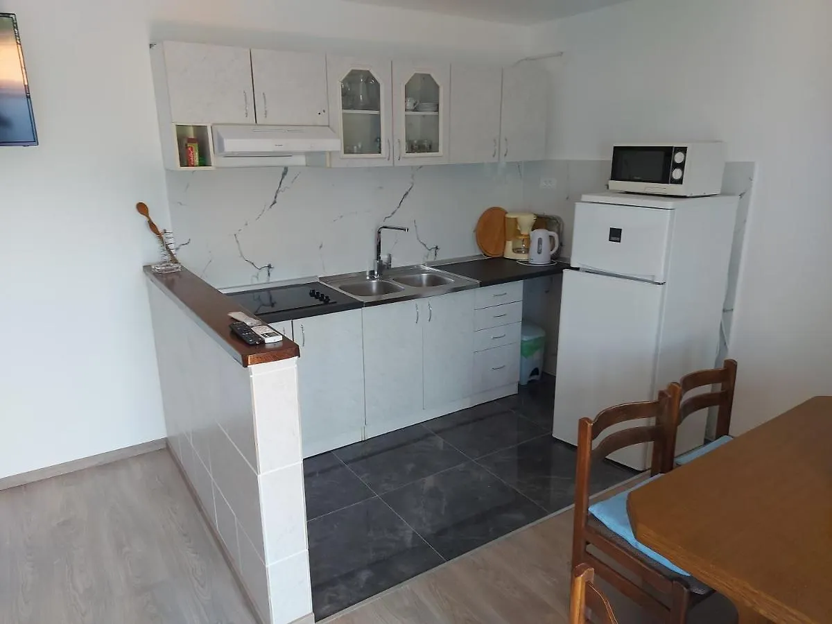 Apartments Novak Klenovica