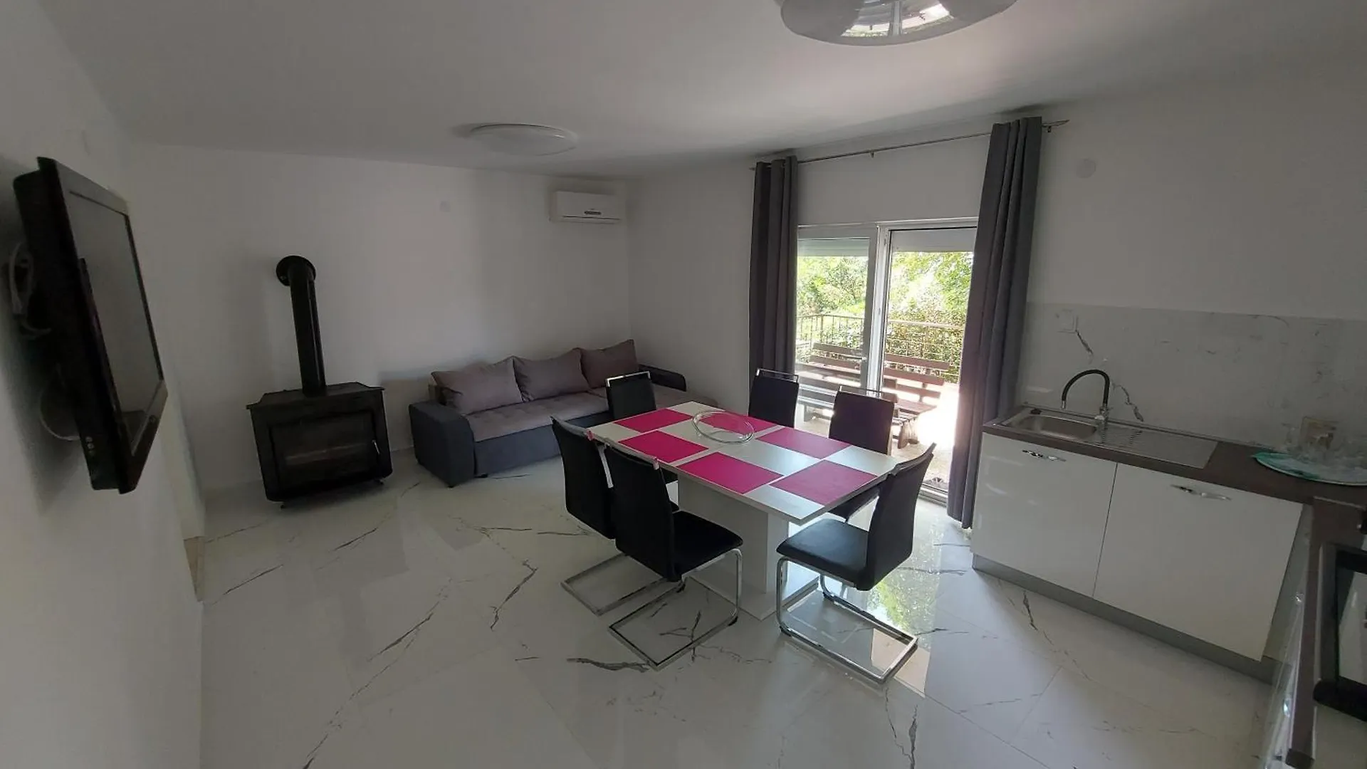 Apartments Novak Klenovica