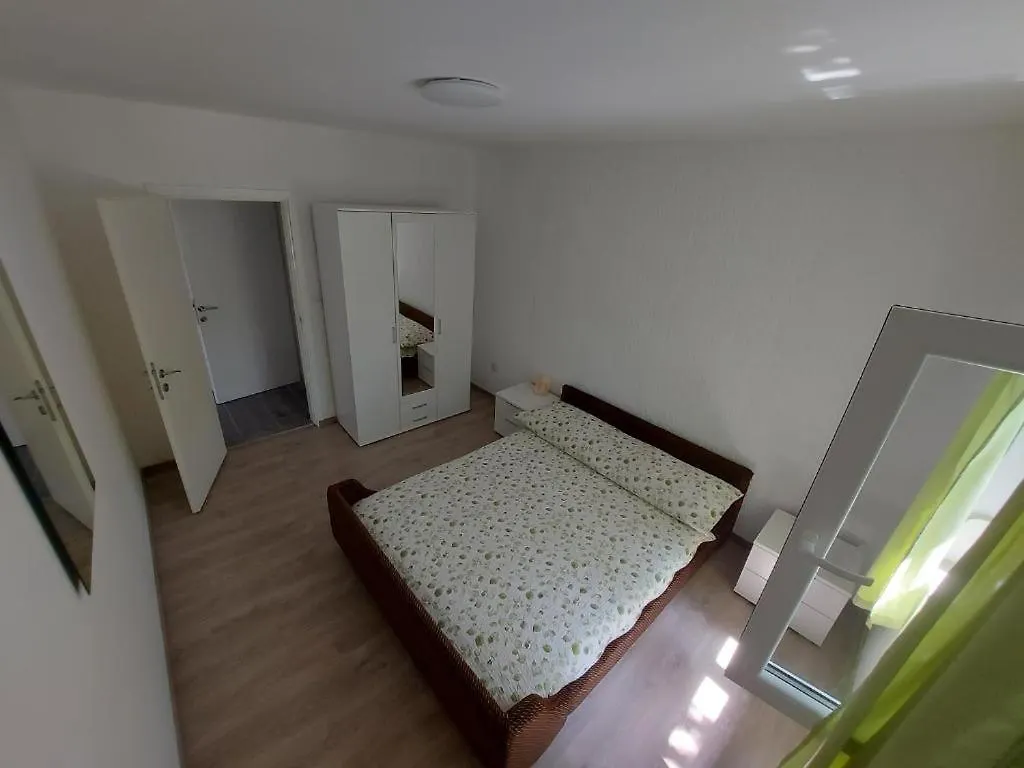Apartments Novak Klenovica